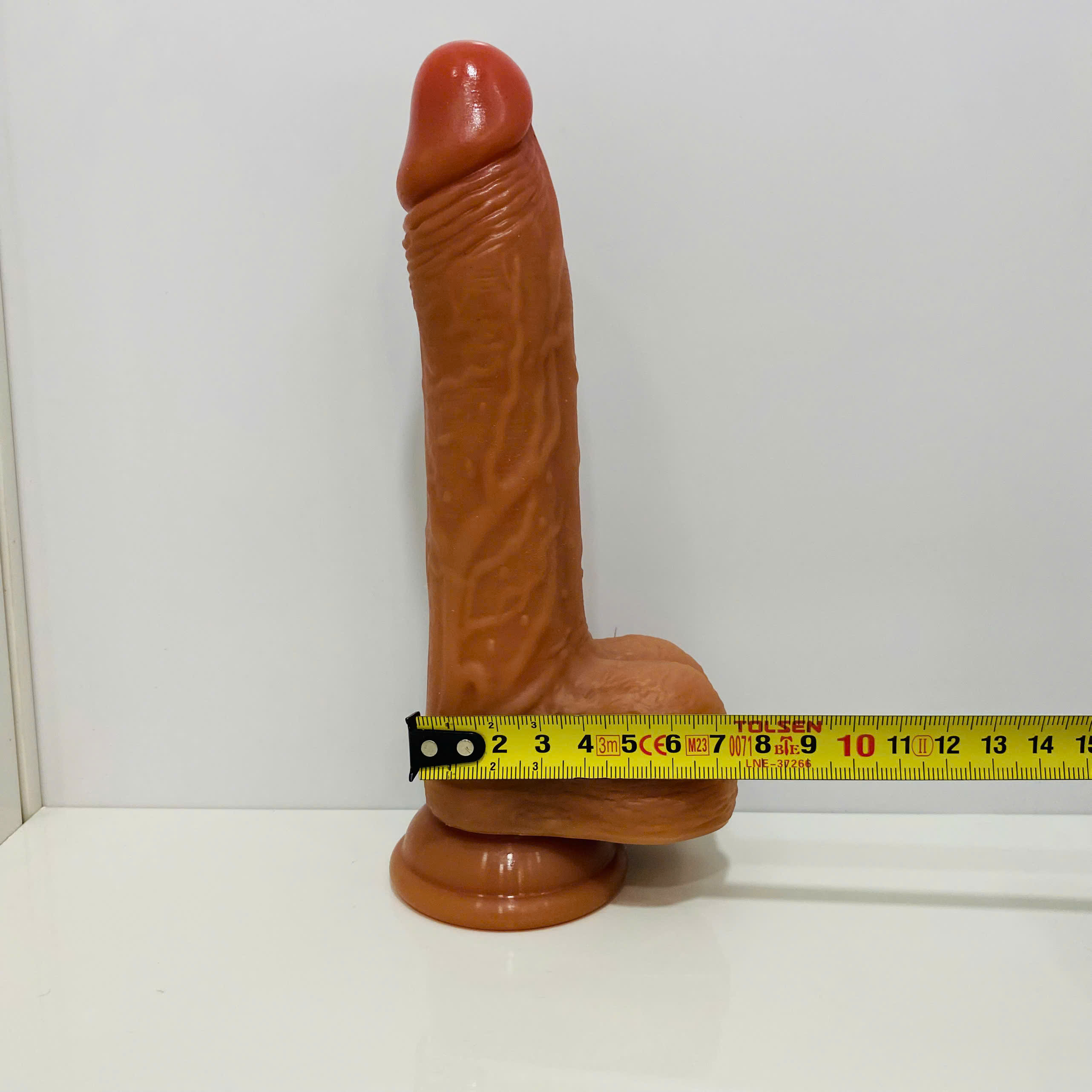 Dương Vật Giả Gắn Tường Cao Cấp – Rung Thụt 9 Chế Độ, Tỏa Nhiệt 43 Độ, Điều Khiển Từ Xa