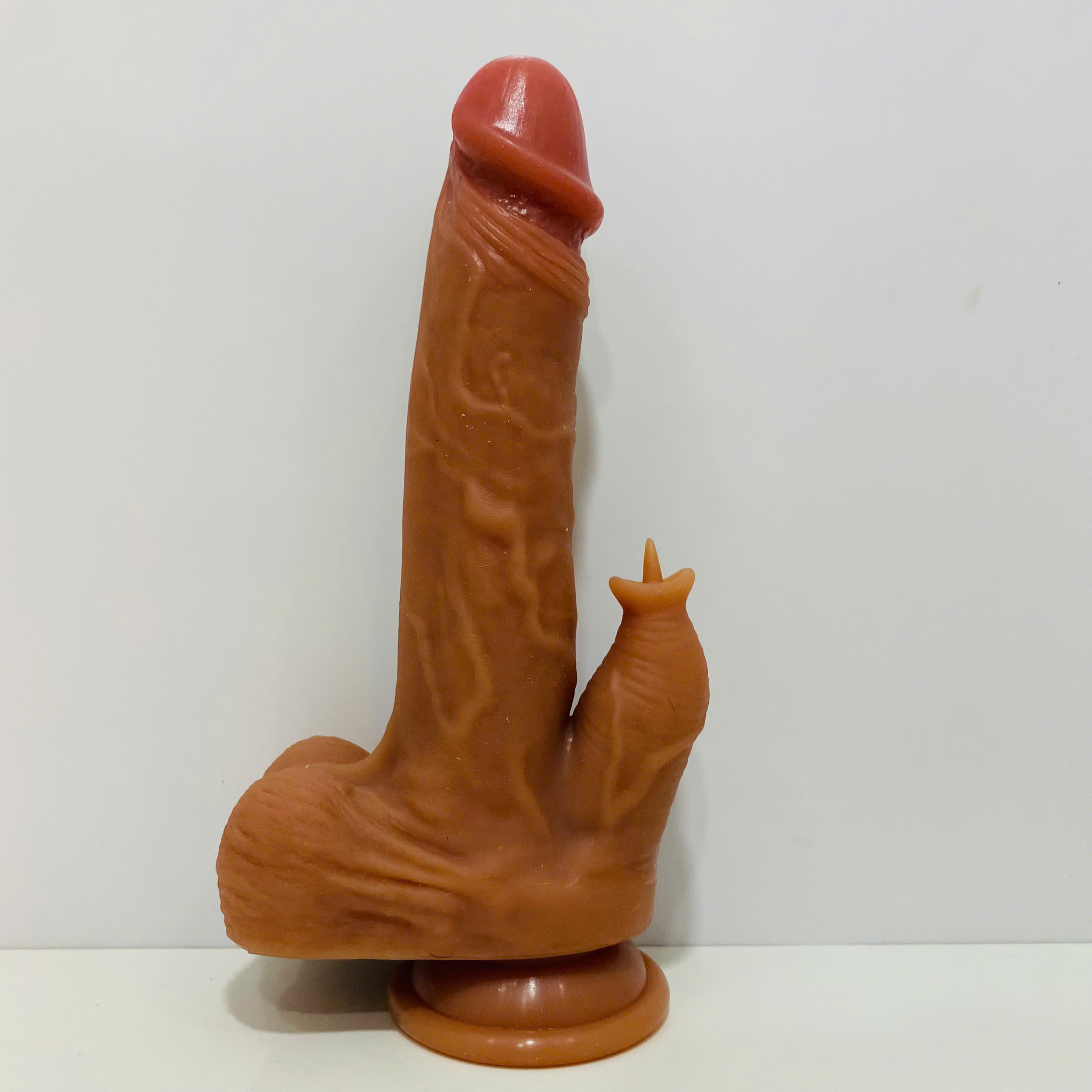 Dương Vật Giả Gắn Tường - Rung Thụt, Tỏa Nhiệt, Lưỡi Liếm Cực Phê, Điều Khiển Không Dây