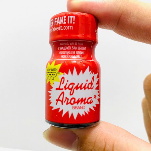 Phân Phối Tinh dầu hít Popper Liquid Aroma USA 10ml – dòng popper mạnh, lên nhanh, được ưa chuộng nhất. Kích dục mạnh, hỗ trợ quan hệ cửa sau không đau. Mua ngay tại SextoyShop247 